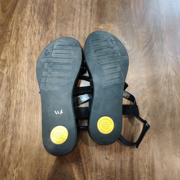 FitFlop Lumy Criss Cross Sandals with Studs - Black - Size US9 - good condition! - Picture 12 of 12